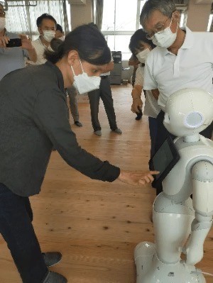 人型ロボットPepper、多文化ふらっとに